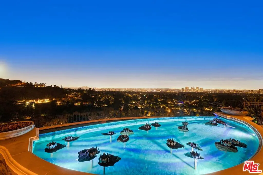 10066 Cielo Drive, Beverly Hills, California 90210 home-pic-17